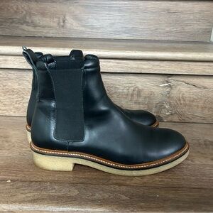 Everlane- The Chelsea Boot